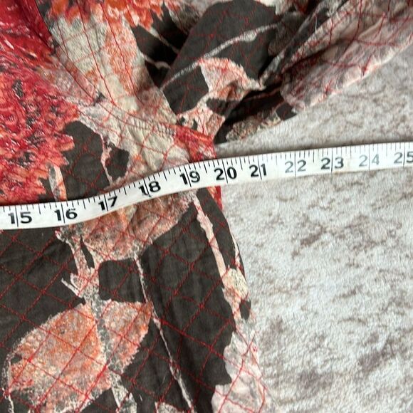 Chico's  Floral lightly quilted Jacket - Red and Brown size Chico’s one/Medium - Picture 5 of 9